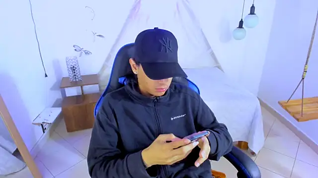 Snapshot of Brand_habes chatting on November 30, 2025, 5:33 am Brand habes online show from November 30, 2025, 5:33 am