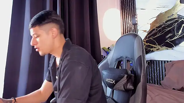 Snapshot of kyle_smithxx chatting on December 13, 2025, 10:26 pm kyle smithxx online show from December 13, 2025, 10:26 pm