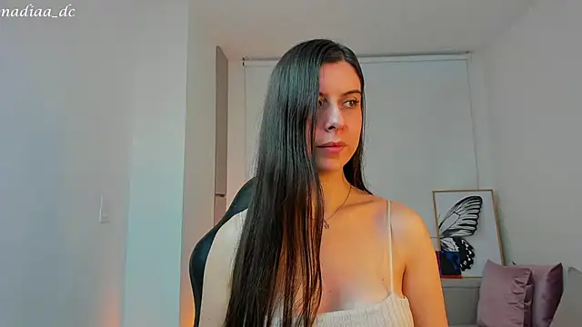 Nadiaa  online show from December 24, 2024, 3:05 am