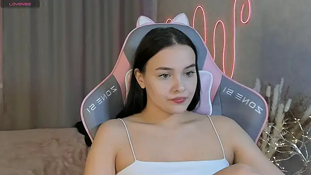 Snapshot of _Sweetie_ chatting on March 21, 2025, 2:40 pm  Sweetie  online show from March 21, 2025, 2:40 pm