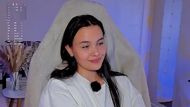 Snapshot of _Sweetie_ chatting on October 7, 2025, 2:58 pm  Sweetie  online show from October 7, 2025, 2:58 pm