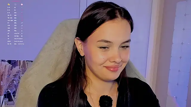 Snapshot of _Sweetie_ chatting on October 9, 2025, 4:49 pm  Sweetie  online show from October 9, 2025, 4:49 pm