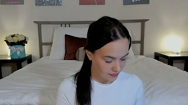 Snapshot of _Sweetie_ chatting on December 2, 2025, 2:45 pm Sweetie online show from December 2, 2025, 2:45 pm