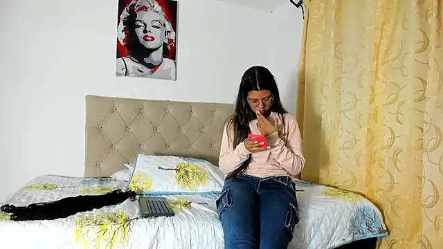 Vahiolet smith online show from September 26, 2025, 1:53 am