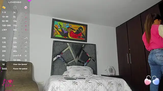 Vahiolet smith online show from October 15, 2025, 3:17 am