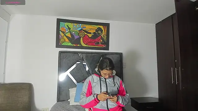 Vahiolet smith online show from October 17, 2025, 3:10 am