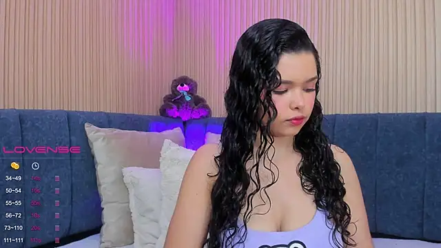 Snapshot of angeline_teen chatting on January 18, 2025, 12:04 pm angeline teen online show from January 18, 2025, 12:04 pm