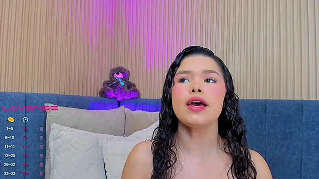 Snapshot of angeline_teen chatting on January 22, 2025, 12:06 pm angeline teen online show from January 22, 2025, 12:06 pm