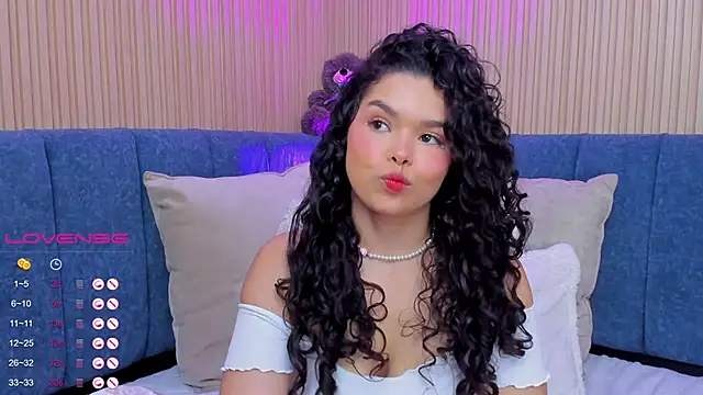 Snapshot of angeline_teen chatting on January 24, 2025, 3:13 pm angeline teen online show from January 24, 2025, 3:13 pm