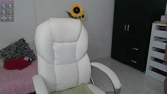 Ghada milf online show from December 23, 2024, 2:24 am