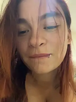 Snapshot of MiaLujan_ chatting on December 10, 2024, 11:40 pm MiaLujan online show from December 10, 2024, 11:40 pm