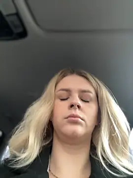 Love Bri online show from October 30, 2025, 10:06 am