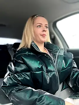 Love Bri online show from November 18, 2025, 9:58 am