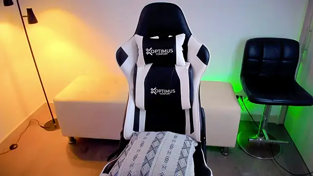 dafboy1 online show from September 19, 2025, 3:34 pm