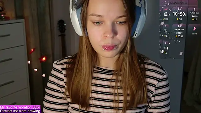 ValBae online show from October 27, 2025, 9:30 pm