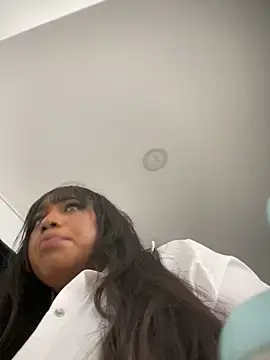 ailynBlaze online show from February 19, 2025, 5:38 pm