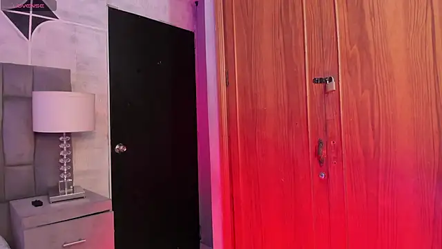 ailynBlaze online show from December 1, 2025, 10:59 pm