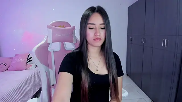 Tinylottie online show from November 3, 2025, 11:48 pm