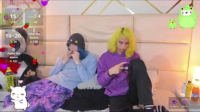 -kisa  online show from November 7, 2025, 1:38 am