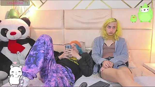 -kisa  online show from November 23, 2025, 2:44 am