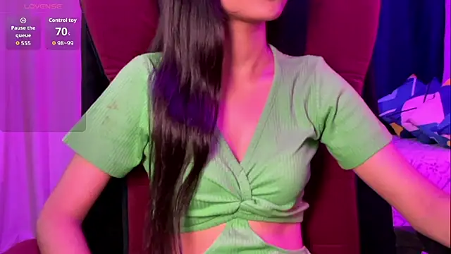 Snapshot of Kayzza_5 chatting on October 7, 2025, 5:48 am Kayzza 5 online show from October 7, 2025, 5:48 am