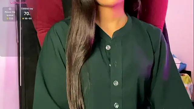 Snapshot of Kayzza_5 chatting on November 20, 2025, 11:43 am Kayzza 5 online show from November 20, 2025, 11:43 am