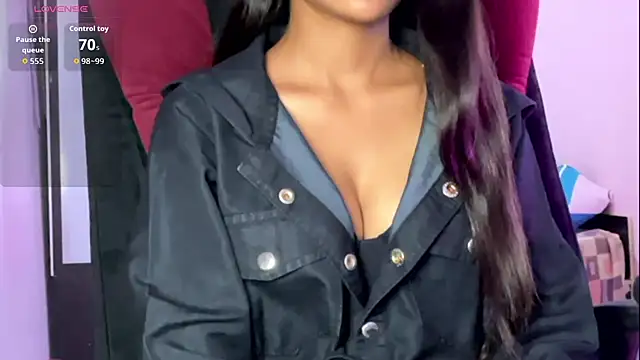 Snapshot of Kayzza_5 chatting on November 29, 2025, 7:11 am Kayzza 5 online show from November 29, 2025, 7:11 am