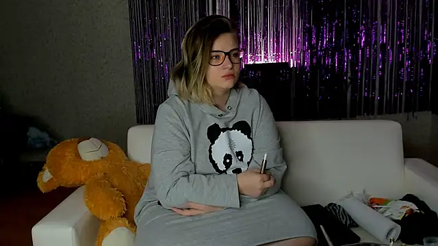 Seductive She Wolf online show from February 20, 2025, 4:07 am