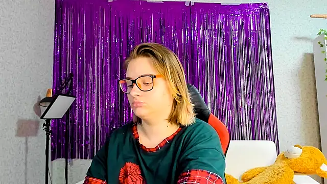 Seductive She Wolf online show from March 15, 2025, 10:00 pm