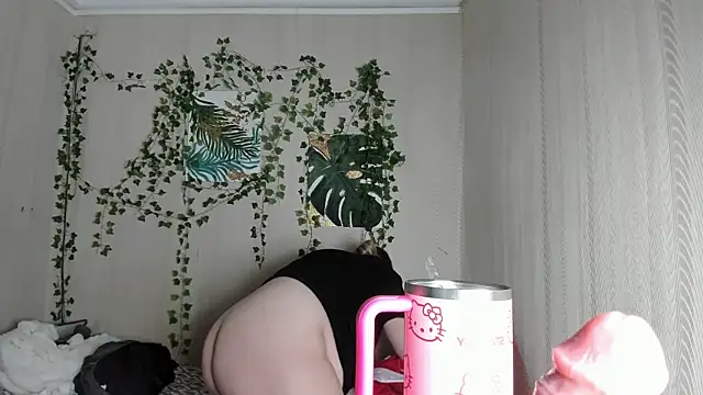 Seductive She Wolf online show from September 9, 2025, 5:23 pm