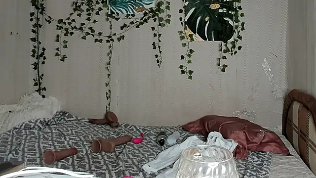 Seductive She Wolf online show from September 11, 2025, 9:53 am