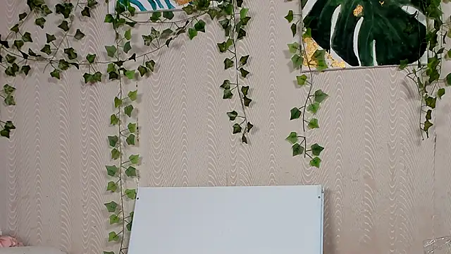 Seductive She Wolf online show from September 23, 2025, 5:54 am