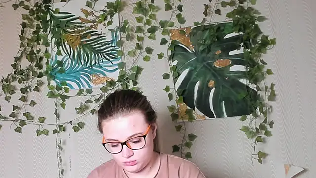 Seductive She Wolf online show from October 6, 2025, 4:48 pm