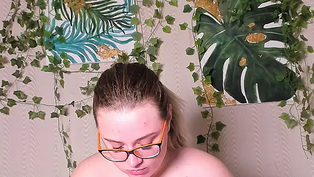 Seductive She Wolf online show from October 8, 2025, 2:31 am