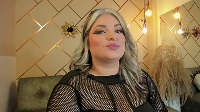 Snapshot of marianeporter__ chatting on December 14, 2025, 12:05 am marianeporter online show from December 14, 2025, 12:05 am