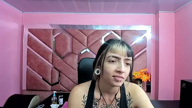 Snapshot of Samantha_Smiith chatting on September 12, 2025, 4:01 am Samantha Smiith online show from September 12, 2025, 4:01 am