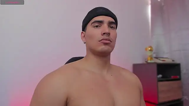 JamesGraay online show from November 18, 2025, 6:56 pm