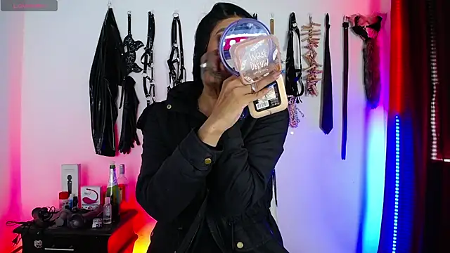 akinoro  online show from October 4, 2025, 4:49 pm