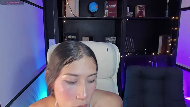 CamilaHarperr  online show from December 3, 2024, 3:52 am