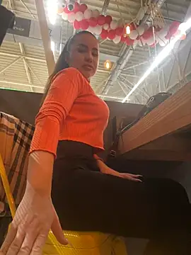 Snapshot of beautydiamond chatting on January 12, 2025, 8:25 am beautydiamond online show from January 12, 2025, 8:25 am