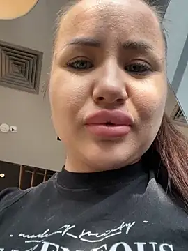 Snapshot of beautydiamond chatting on January 27, 2025, 8:51 am beautydiamond online show from January 27, 2025, 8:51 am