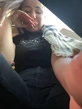 Snapshot of beautydiamond chatting on January 27, 2025, 1:41 pm beautydiamond online show from January 27, 2025, 1:41 pm