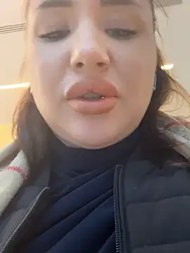 Snapshot of beautydiamond chatting on January 31, 2025, 8:43 am beautydiamond online show from January 31, 2025, 8:43 am