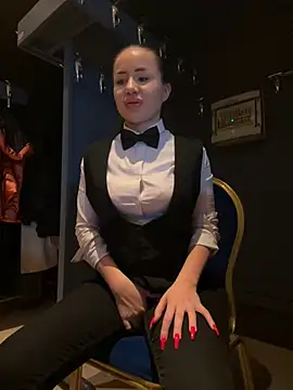 Snapshot of beautydiamond chatting on February 13, 2025, 10:23 am beautydiamond online show from February 13, 2025, 10:23 am