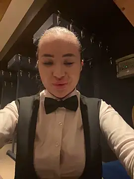 Snapshot of beautydiamond chatting on February 13, 2025, 4:28 pm beautydiamond online show from February 13, 2025, 4:28 pm