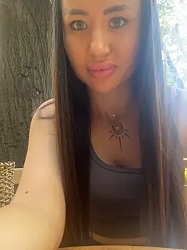 Snapshot of beautydiamond chatting on September 23, 2025, 9:45 am beautydiamond online show from September 23, 2025, 9:45 am