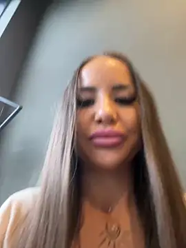 Snapshot of beautydiamond chatting on October 7, 2025, 10:01 am beautydiamond online show from October 7, 2025, 10:01 am