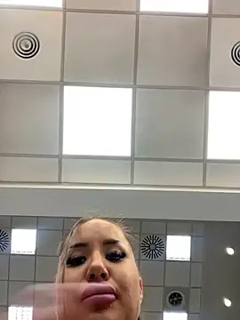 Snapshot of beautydiamond chatting on October 11, 2025, 8:35 am beautydiamond online show from October 11, 2025, 8:35 am