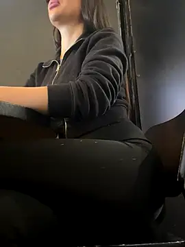 Snapshot of beautydiamond chatting on October 16, 2025, 8:48 am beautydiamond online show from October 16, 2025, 8:48 am