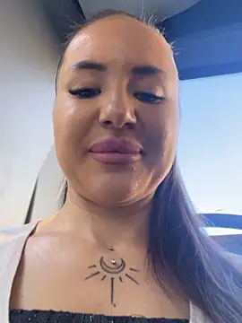 Snapshot of beautydiamond chatting on October 29, 2025, 9:44 am beautydiamond online show from October 29, 2025, 9:44 am